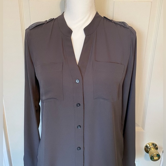 Banana Republic Sheer Gray Long Sleeve Button Up Women’s XS Blouse - Picture 7 of 10
